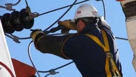 Empresas energéticas amenazan con despidos si se revierte la política tarifaria