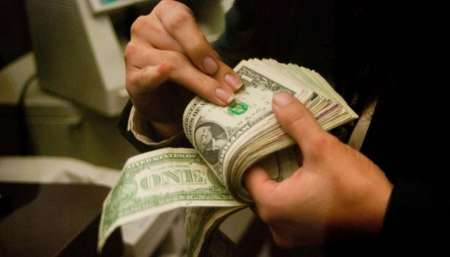 En una semana clave y el día previo al "Supermartes", el dólar cerró a $25,51