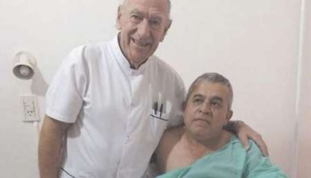 Se enteró que su paciente era bombero voluntario y decidió operarlo gratis