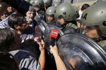 Mano dura: tres años de prisión para quien entorpezca el tránsito de medios de transporte