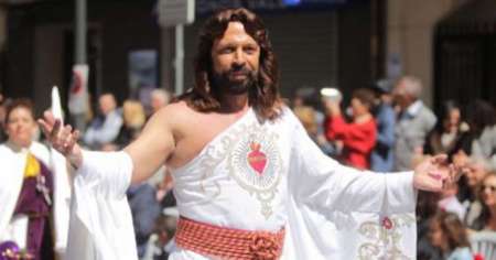 Le prohibieron interpretar a Jesús por ser "demasiado gay"