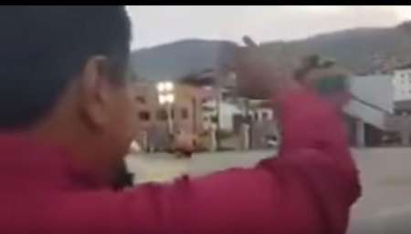 VIDEO: Nicolás Maduro saluda a la “nada misma” antes de emitir su sufragio