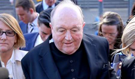 Un arzobispo australiano hallado culpable de encubrir casos de pederastia