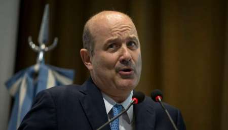 El presidente del Central admitió que las tasas de interés no bajarán rápidamente hasta tanto no afloje la inflación