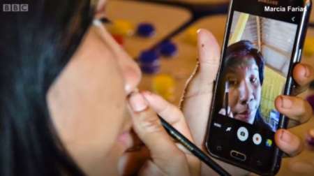 La remota tribu del Amazonas a la que los celulares le cambiaron la vida