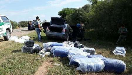 La hoja de coca ahora viaja solo en autos de alta gama