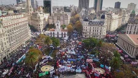 Organizadores de la Marcha Federal presionan a la CGT para que convoque a un paro general