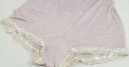 La bombacha fue subastada en aprox. 4.000 dolares