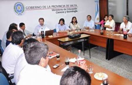 La Provincia ofreció un bono de $3000 a los empleados públicos