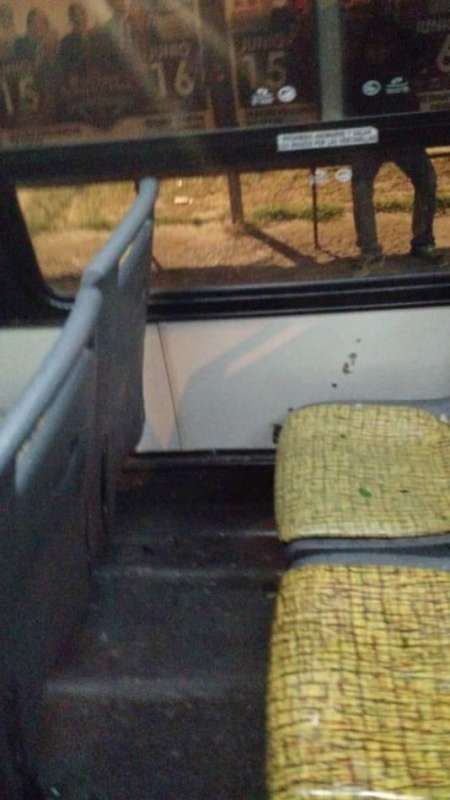 Vandalismo: atacaron a botellazos un colectivo de Saeta con pasajeros