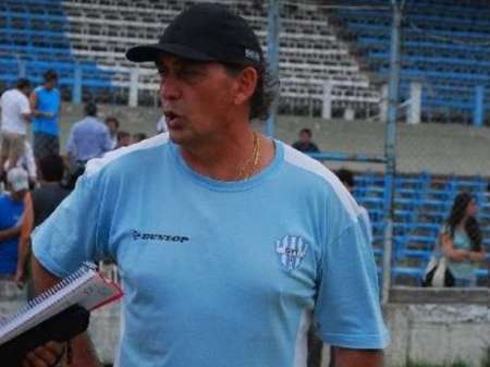 En Gimnasia se habla en "Tano" y Riggio seguirá como el DT del equipo