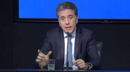 Dujovne: "se está trabajando para normalizar el mercado cambiario"
