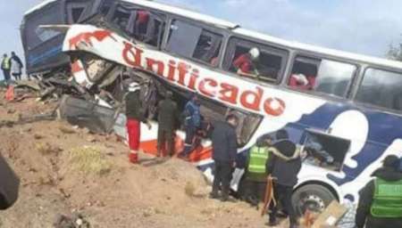 Bolivia: diecisiete personas murieron y treinta resultaron heridas en un accidente vial