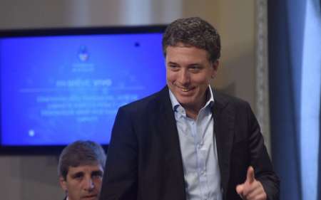 Nicolás Dujovne, en A dos voces, sobre el primer desembolso del FMI: "La Argentina evitó un mega ajuste"