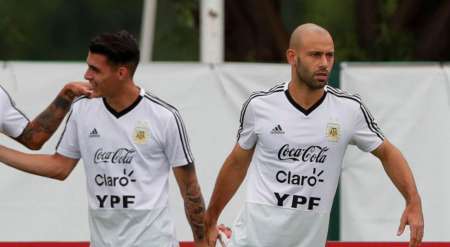 Pavón y Mascherano se ríen de los rumores de pelea entre ambos