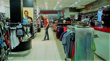 El 85% de los comercios abrió en el paro, pero casi no hubo ventas