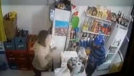 VIDEO: Entró a robar con una nota,”por favor necesito 1500 pesos o te doy un tiro”