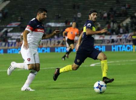 Copa de Oro: en Mar del Plata, Boca y San Lorenzo empataron 2-2 en un partido a puro gol