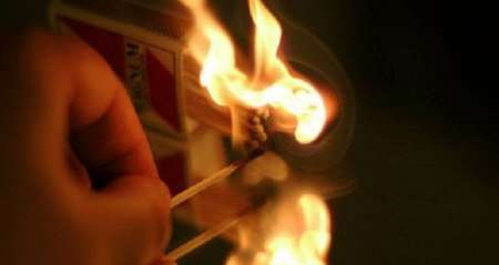 “Copycat”, el hombre que amenaza con imitar a un femicida de la familia: “Sube fotos de botellas de alcohol de quemar”