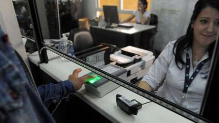 Arrancan los nuevos controles migratorios para evitar el ingreso al país de personas con antecedentes