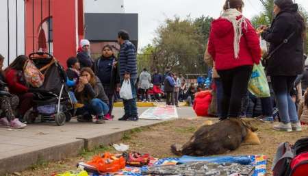 Los manteros se niegan a abandonar las peatonales