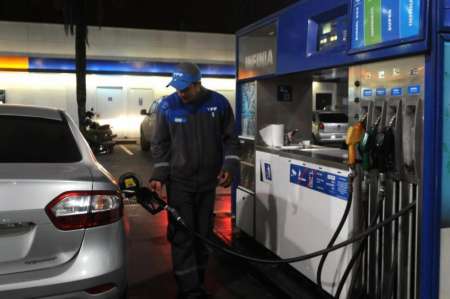 Cae la venta de combustibles y cada vez más salteños vuelven a las naftas súper