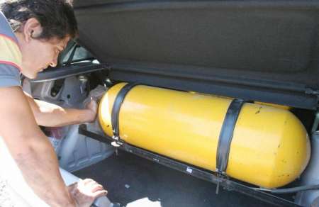 Por la suba de combustibles, creció casi un 70% la conversión de autos al GNC