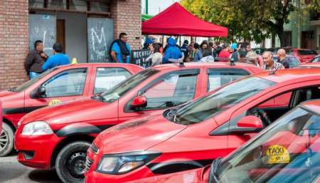 Taxistas inician un plan de lucha contra la incorporación de remises