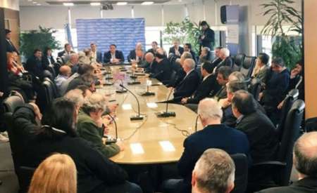 Se busca negociar el salario mínimo y que el aumento no supere el 25%