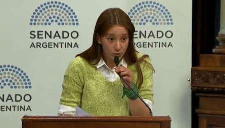 Una adolescente salteña expuso en el Senado a favor del aborto legal
