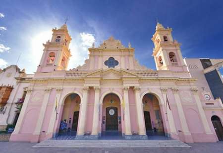 Obligan a trabajadores estatales a participar de una misa en la Catedral