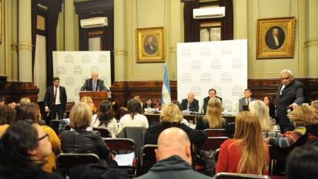 Crece el rechazo al aborto legal, a dos semanas de la votación en el Senado