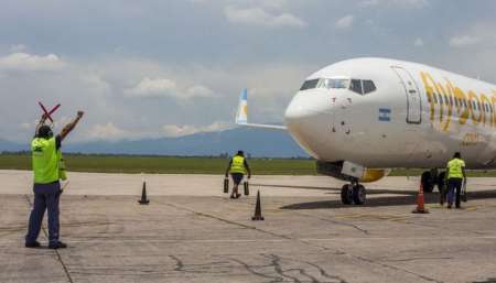 Flybondi canceló 30 vuelos el fin de semana y causó la furia de los pasajeros