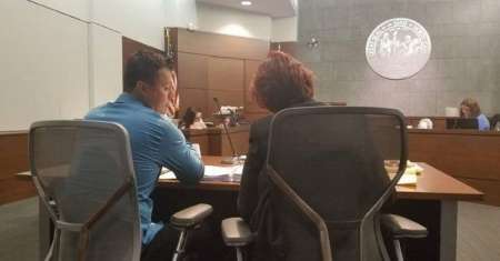 Tuvo un romance con una mujer casada y tendrá que compensar al marido con $8 millones