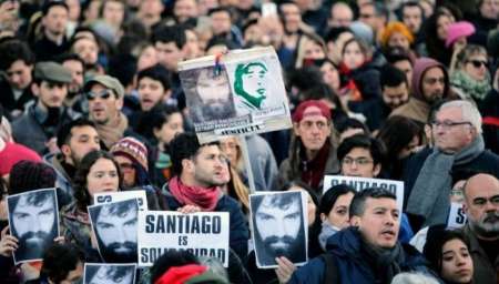 Masiva marcha al cumplirse un año de la desaparición de Santiago Maldonado
