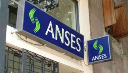 El Gobierno oficializó la suspensión del recorte a las asignaciones familiares