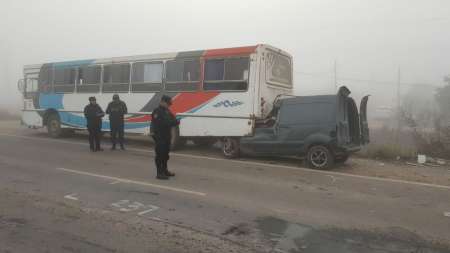 Trágico accidente en la ruta 50 entre una Kangoo y un colectivo