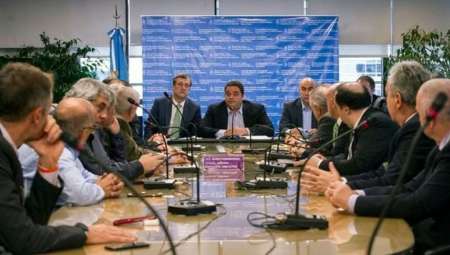 Trabajo dispuso un incremento del salario mínimo del 25%, en cuatro cuotas