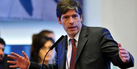 Quién es Martín Larraburu, el exfuncionario al que le secuestraron pendrives que complican a candidatos del FPV