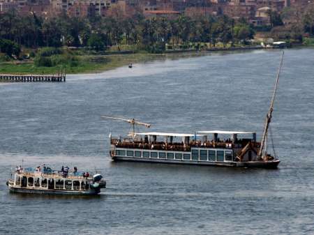 Mueren 23 niños al chocar su barco contra un árbol