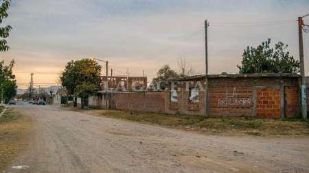 Más de 100 familias temen perder sus casas y sus tierras en barrio Santa Ana