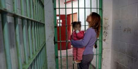 El drama de las mujeres que viven con sus hijos en la cárcel