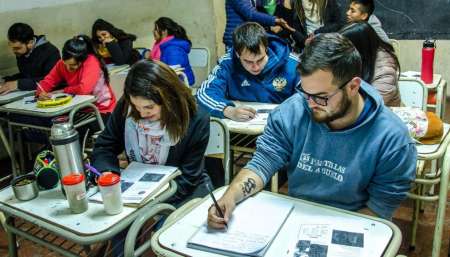 Carreras con mucha demanda de los estudiantes tienen poca salida laboral