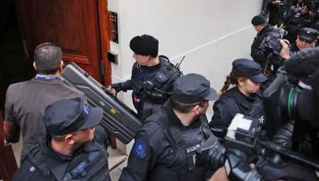 Allanan los domicilios de Cristina Kirchner en Recoleta y en Río Gallegos