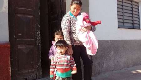 Viuda con 11 hijos vive con $5 mil al mes y la solidaridad de los vecinos