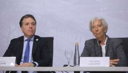 Dujovne pidió urgente al FMI U$S 3.000 millones y dijo que la economía caerá 1%
