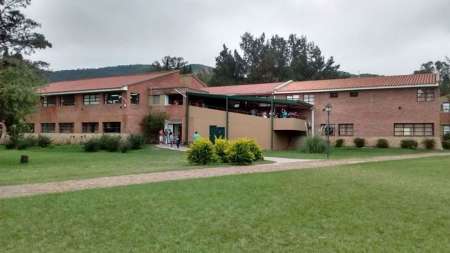 Para la Ucasal, se "diluye la identidad del ser humano en tanto que varón y mujer"