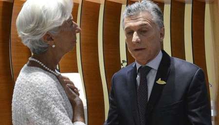 El Gobierno negocia contra reloj más ayuda del FMI