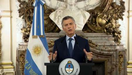 Macri anunció más impuestos a las exportaciones, reducción de ministerios, y refuerzos en los planes sociales
