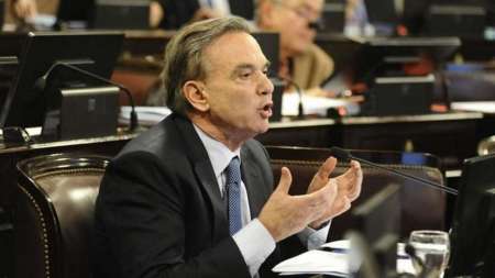 Pichetto criticó al Gobierno por la “mala gestión económica”